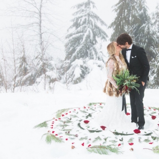 第一场雪未至 这些配饰可以让你的冬季婚礼更浪漫